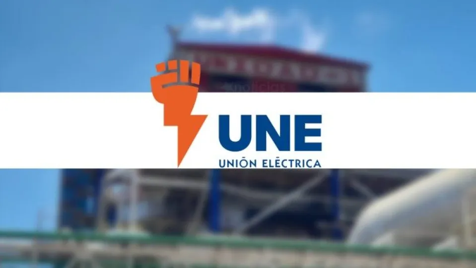 Vista de una central termoeléctrica en Cuba como parte de la infraestructura del sistema eléctrico nacional.